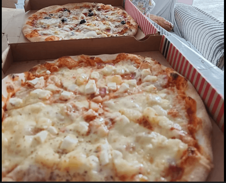 Pizzen in Lieferkartons von Pizza Service San Marino